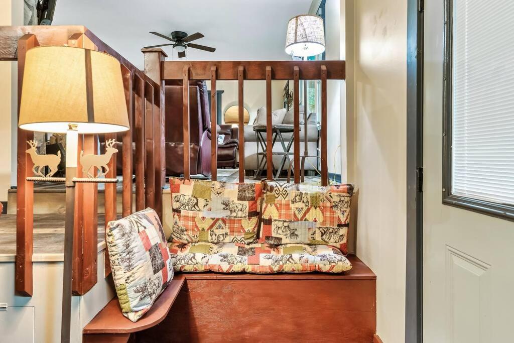 גטלינבורג Beautiful Chalet With Fireplace And Large Game Room מראה חיצוני תמונה