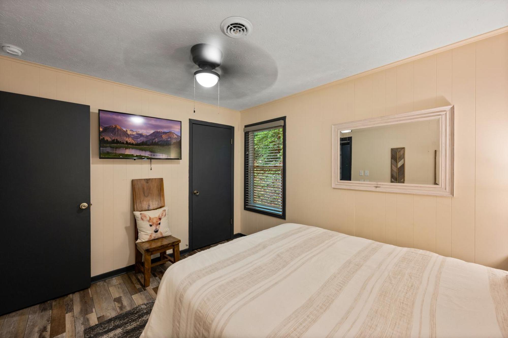 גטלינבורג Beautiful Chalet With Fireplace And Large Game Room מראה חיצוני תמונה